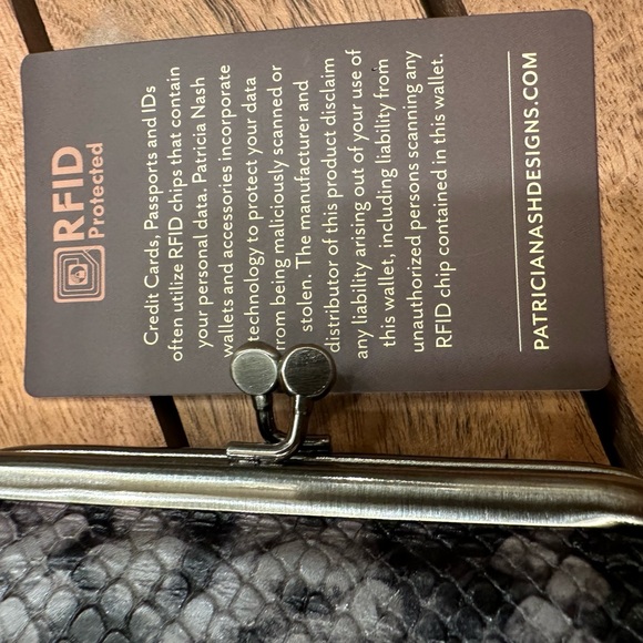 Patricia Nash black/grey snake-like leather wallet. New without tags. - Picture 15 of 16